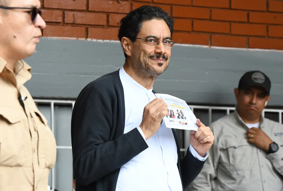 Cuestionan señalamientos sin pruebas sobre votación de Iván Cepeda