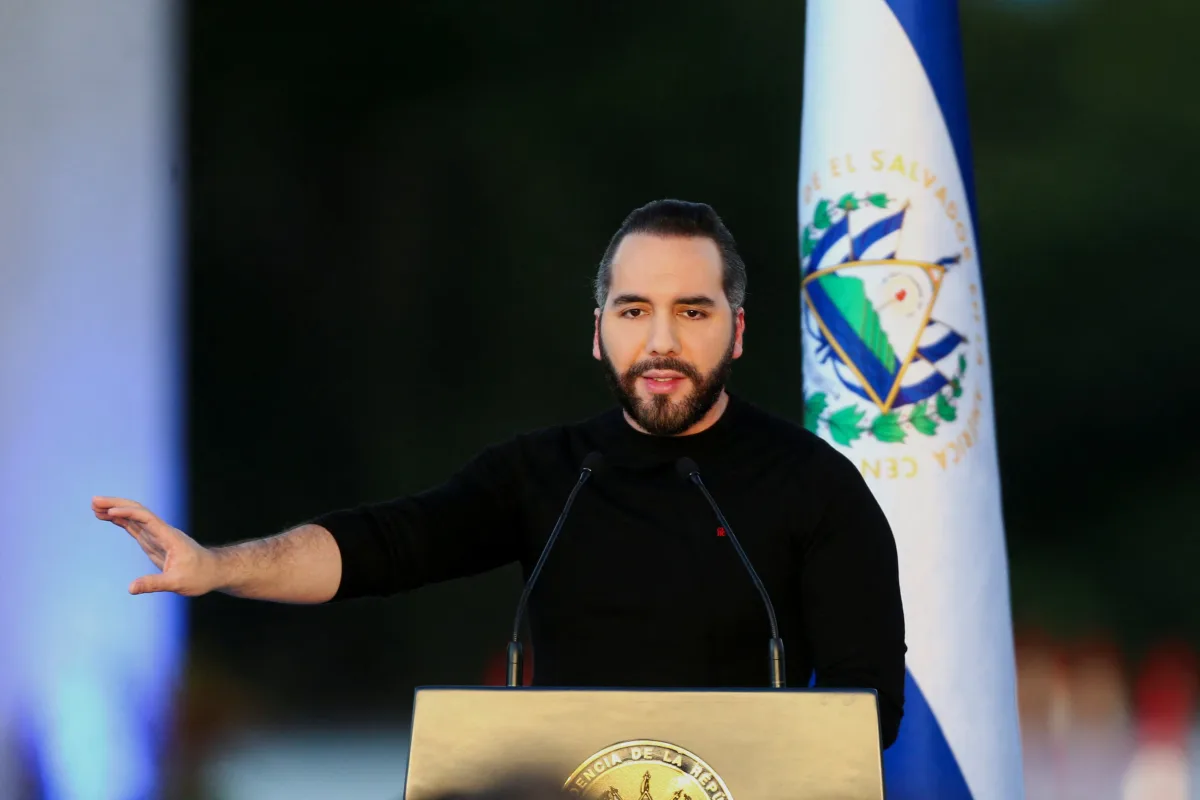 Nayib Bukele inscribe precandidatura para buscar tercer mandato en El Salvador