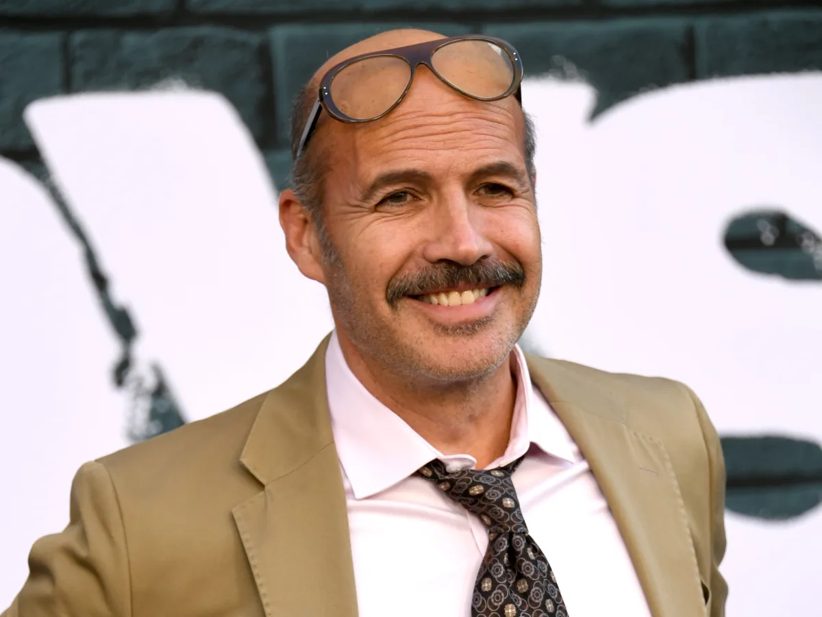 Billy Zane se vuelve tendencia en redes por su madurez y estilo