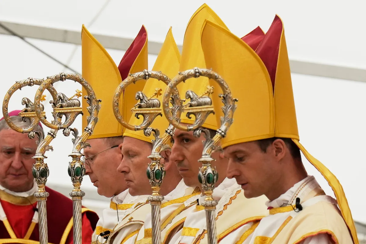 Vaticano excomulga a obispos y fieles del grupo lefebvriano