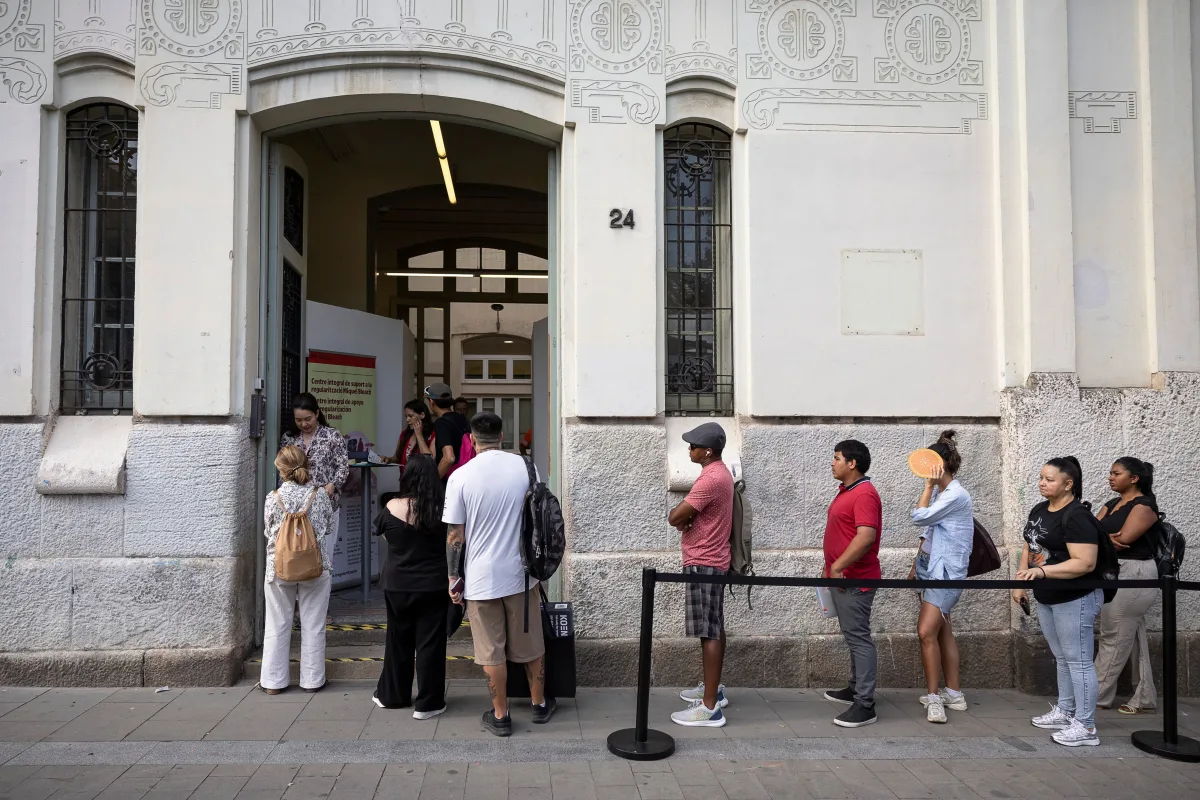 Más de un millón de inmigrantes solicitan regularización extraordinaria en España