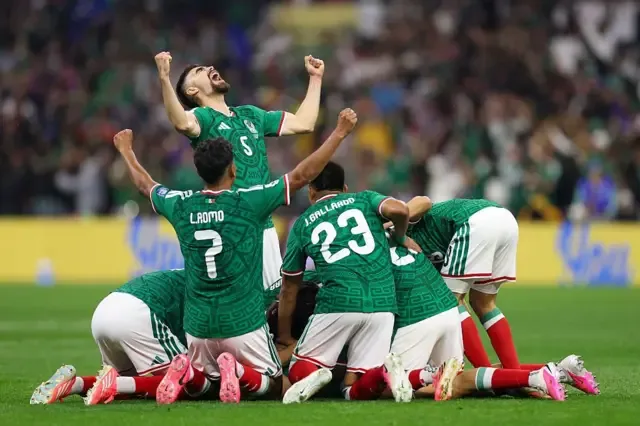 Inglaterra toma medidas contra ruidos de aficionados mexicanos antes del partido