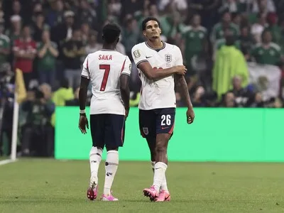 FIFA suspende a Jarell Quansah por dos partidos tras expulsión