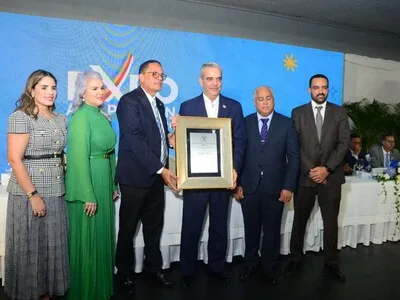 Abinader destaca desafíos económicos durante inauguración de Expo Amaprosan 2026