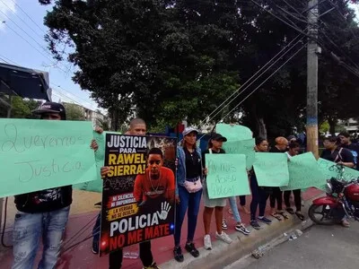 Familiares exigen justicia por muerte de joven en Brisas del Este