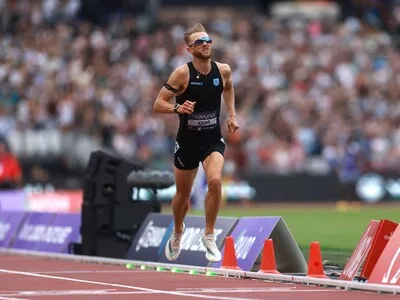 Josh Kerr establece nuevo récord mundial de la milla en Londres