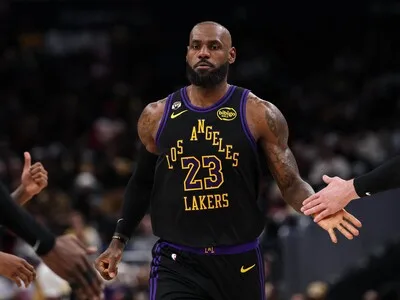 LeBron James se une a los Philadelphia 76ers por dos temporadas