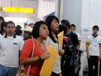 América Latina registra niveles históricos de baja desocupación e informalidad laboral