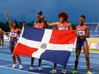 Relevo femenino 4x100 conquista el oro con récord regional en Santo Domingo