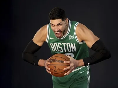Enes Kanter Freedom formaliza su candidatura para el Draft de la WNBA