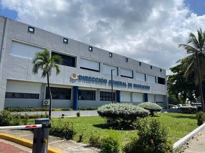 Migración explica procedimiento legal para ejecutar impedimentos de salida del país