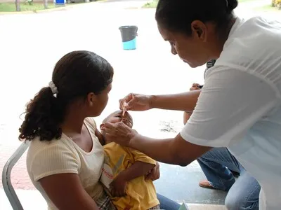 Pediatras dominicanos ratifican respaldo al esquema nacional de vacunación