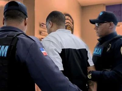 Fallas en registros de la Policía mantienen prófugos a fallecidos y apresados