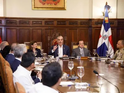 Abinader reestructura gabinete en áreas estratégicas para la recta final
