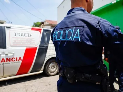 Hombre muere a machetazos tras disputa por flores en Santiago