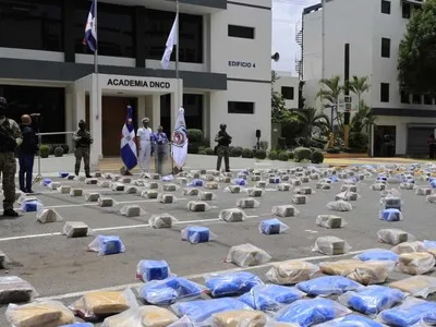DEA felicita a autoridades dominicanas por incautación de 1,360 paquetes de cocaína