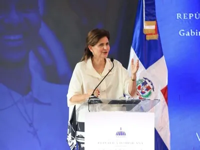 Vicepresidenta Raquel Peña encabeza entrega de títulos y obras en Bahoruco