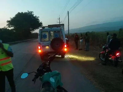 Accidente vial en Barahona deja un fallecido y un herido