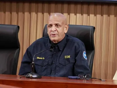 COE emite alerta preventiva en ocho demarcaciones por onda tropical
