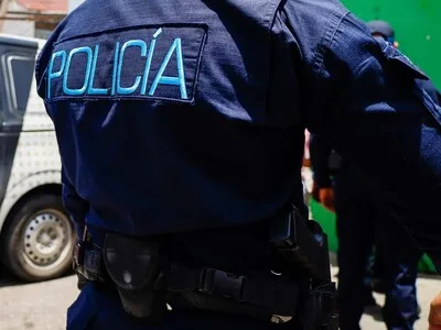 Delincuentes desarman a patrulla mixta y roban motocicleta oficial en Santiago