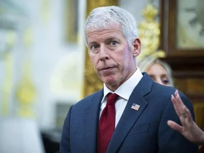 Secretario de Energía de EE. UU. viaja a Venezuela por acuerdo petrolero