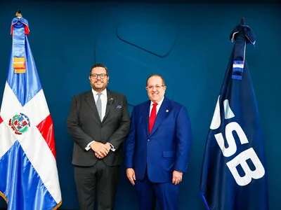 Enmanuel Cedeño Brea asume la Superintendencia de Bancos
