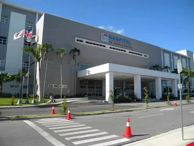 Continúa en intensivos la niña herida en juego mecánico en Hato Mayor