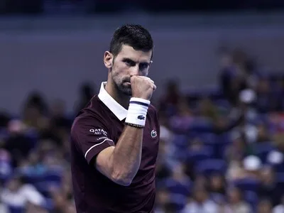 Novak Djokovic avanza a cuartos de final en el ATP de Pekín