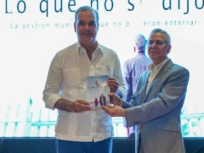 Manuel Jiménez presenta libro sobre su gestión en Santo Domingo Este