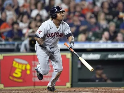José Ramírez lidera victoria de Cleveland para evitar eliminación ante Chicago