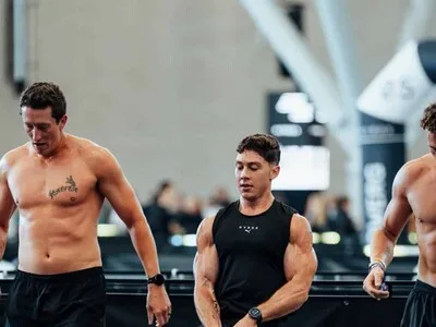 Víctor Gómez destaca en competencia internacional de HYROX en Boston