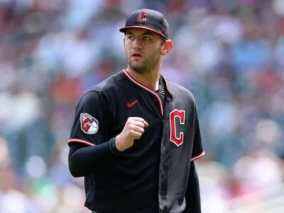 Gavin Williams y Sean Burke definen el pase a la serie