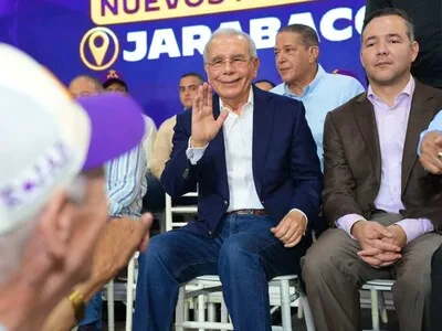 Danilo Medina juramenta a más de dos mil nuevos miembros del PLD