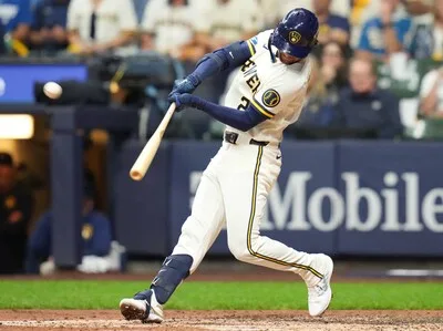 Milwaukee toma ventaja en la Serie de Campeonato ante Los Ángeles