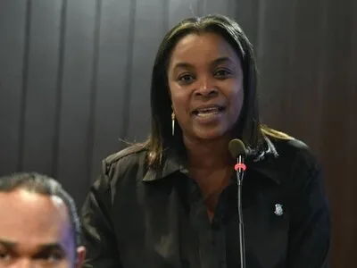 Diputados suspenden sesión tras denuncia de abuso policial contra Millys Martínez