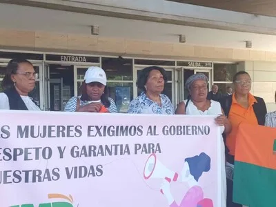 Organizaciones femeninas protestan contra muertes en operativos policiales