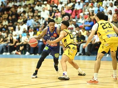 Triple empate en la cima del baloncesto de Moca