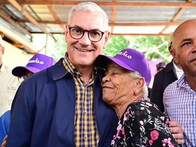 Gonzalo Castillo evalúa necesidades sociales en provincia Monseñor Nouel