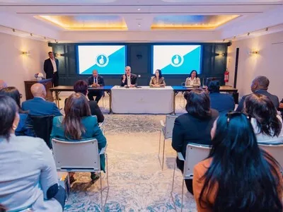 Abinader exhorta a la unidad y modernización digital en el PRM