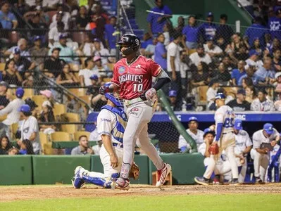 Jefferson Rojas guía triunfo de Gigantes sobre Tigres del Licey