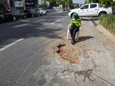 Deterioro en calle Roberto Pastoriza complica el tránsito vehicular
