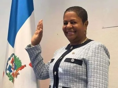 Abinader oficializa salida de Elsa de León del consulado en Hamburgo