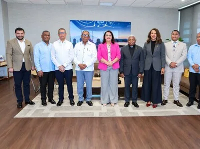 Crean comisión para definir gestión hotelera en escuela de Barahona