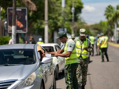 Inician fiscalización de vehículos de transporte pirata en el DN