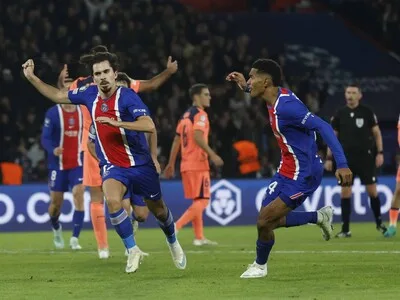 El PSG domina con autoridad por 4-2 al Barcelona