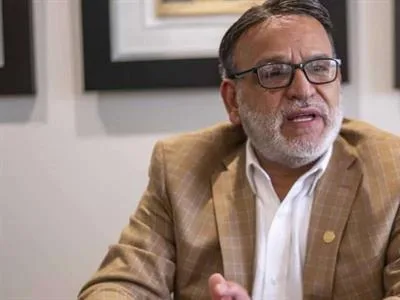 Comerciantes piden bajar intereses bancarios