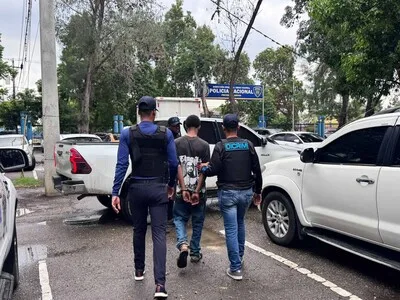 Adolescente vinculado a muerte a tiros de sargento policial en santiago se entrega