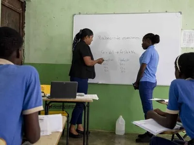 Miles de docentes quedan fuera de incentivos por baja calificación