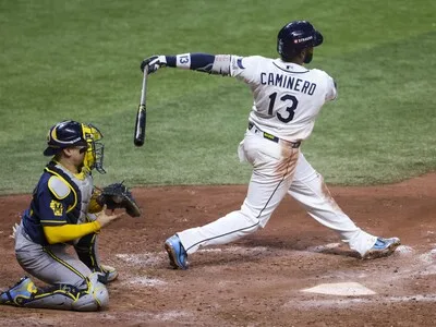 Tampa Bay Rays fuerzan quinto juego tras victoria ante Milwaukee